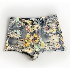 Almost Famous Denim Jeans Women’s Size 13 Shorts Floral Design Ripped Casual-Fit